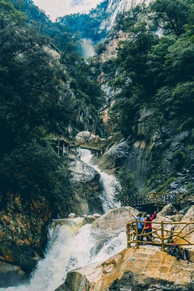 悬崖跳水运动